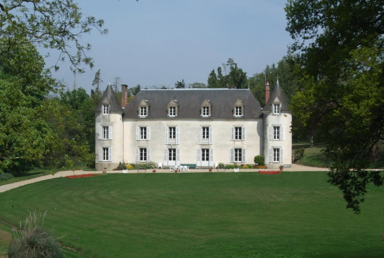 Chateau De La Ville-Hue Guer Exteriör bild