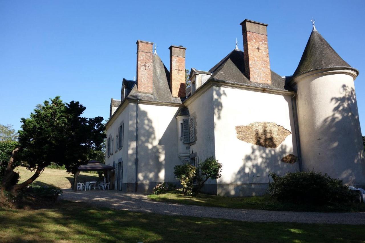 Chateau De La Ville-Hue Guer Exteriör bild